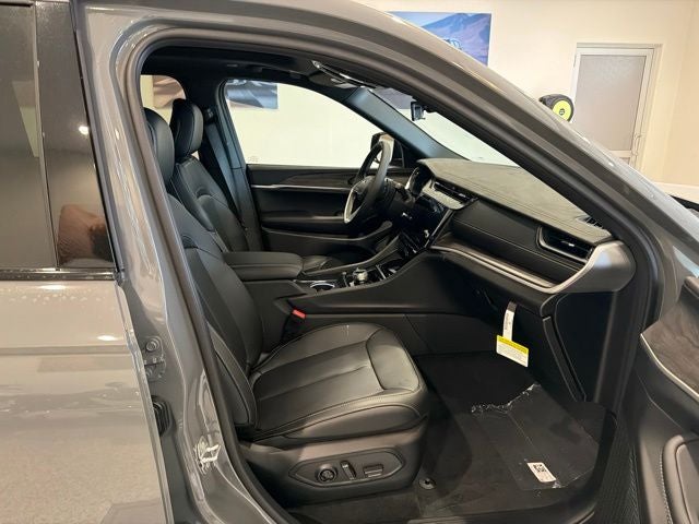 2027 Jeep Grand Cherokee Limited Reserve