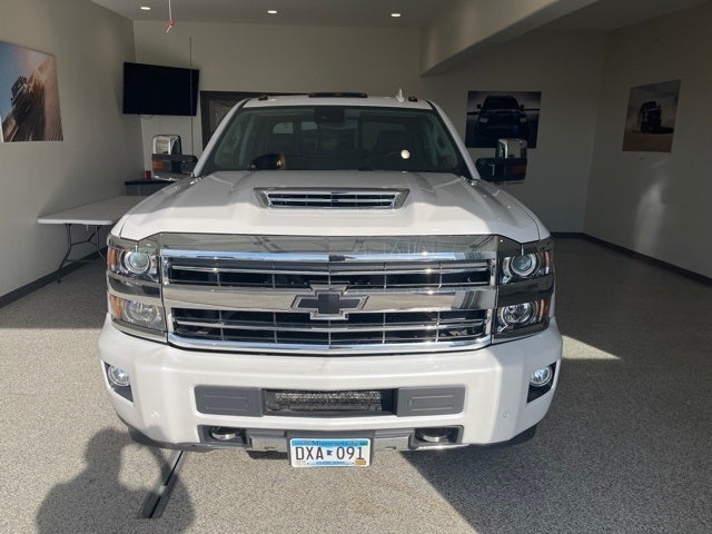 Used 2019 Chevrolet Silverado 2500HD High Country with VIN 1GC1KUEY0KF210327 for sale in Hallock, Minnesota