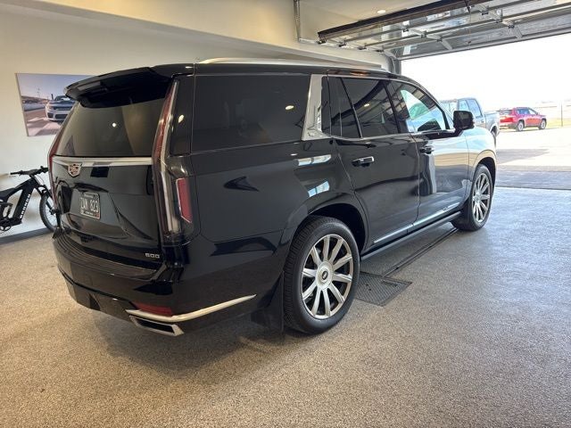 Used 2021 Cadillac Escalade Premium Luxury Platinum with VIN 1GYS4DKL8MR200096 for sale in Hallock, Minnesota