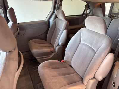 2001 Chrysler Town & Country LX
