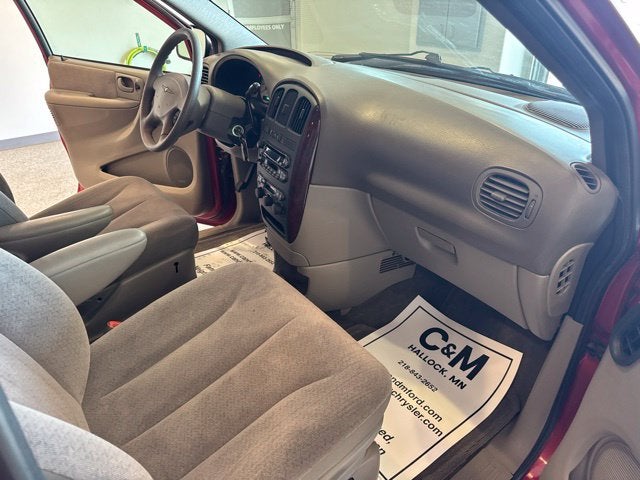 2001 Chrysler Town & Country LX